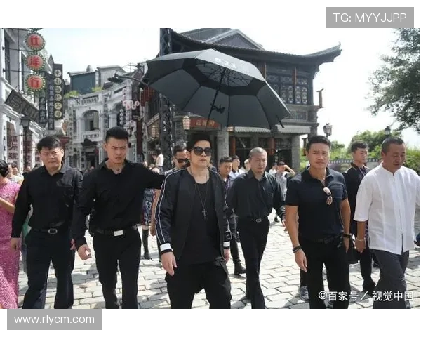 中国足球明星保镖揭秘背后的故事与职业生涯的挑战与荣耀